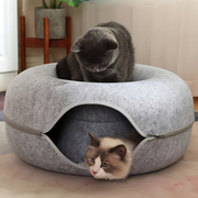 Mysig kattsäng med tunnel